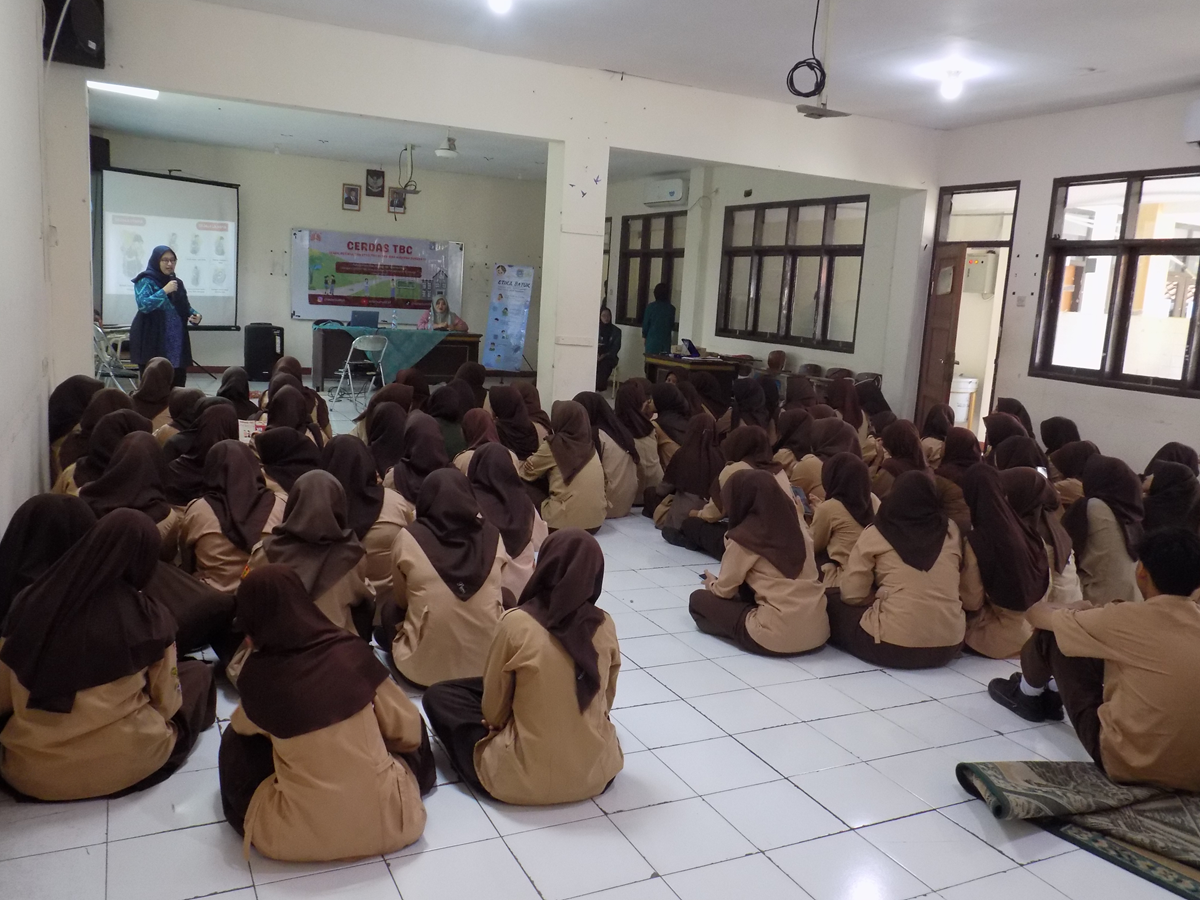 KAMPANYE SEKOLAH SEHAT CERDAS TBC: CEGAH, PERIKSA, ATASI TUBERKULOSIS DI SMK BINA HARAPAN SUMEDANG